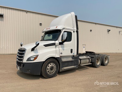 2019 Freightliner Cascadia 126 6x4 تراكتور شاحنة نهارية (ثنائية المحور)