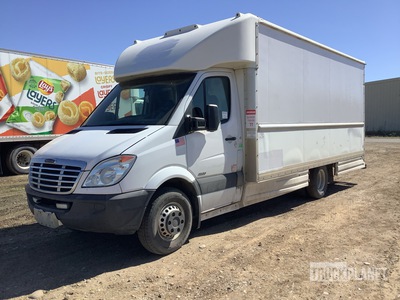 2009 Freightliner Sprinter 3500 Van Truck