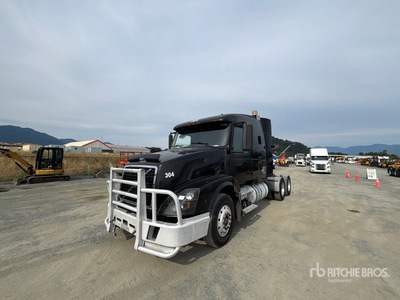 2007 Volvo VNL 6x4 تراكتور شاحنة كابينة النوم (ثنائية المحور)
