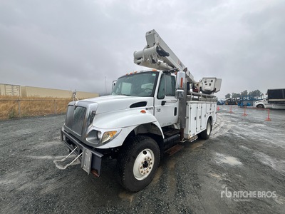 Altec TA41M 41 ft on 2002 International 7400 4x2 Cable Placer Arbeitsbühne-Lkw