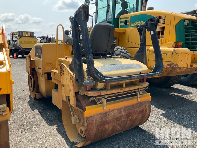 COMPACTADOR 2010 CATERPILLAR CB34