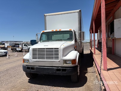2000 International 4700 4x2 Van Truck