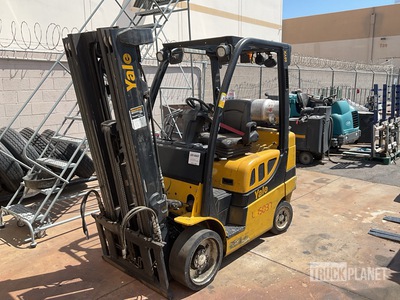 2015 Yale GC060VX 4650 lb Pneumatic Tire Forklift