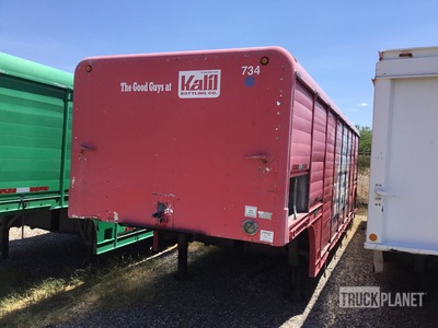 1982 Hackney 16 Bay S/A Beverage Trailer