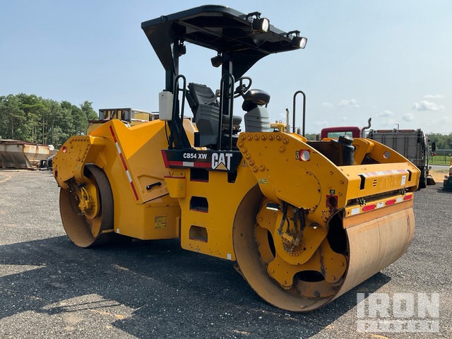 COMPACTADOR 2015 CATERPILLAR CB54