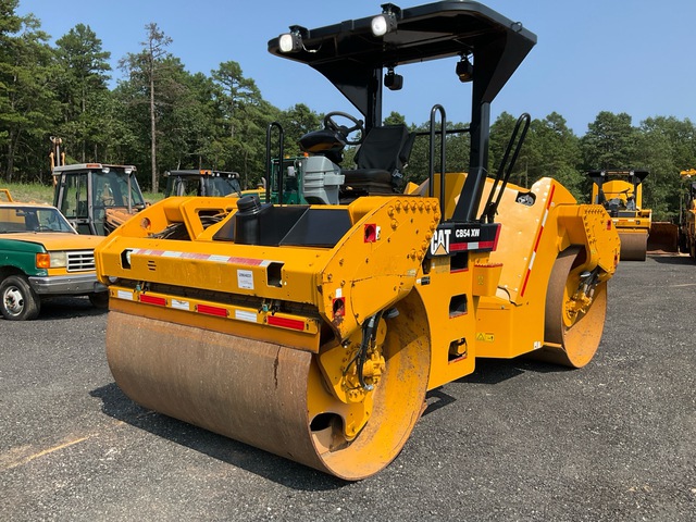 2015 Caterpillar CB54