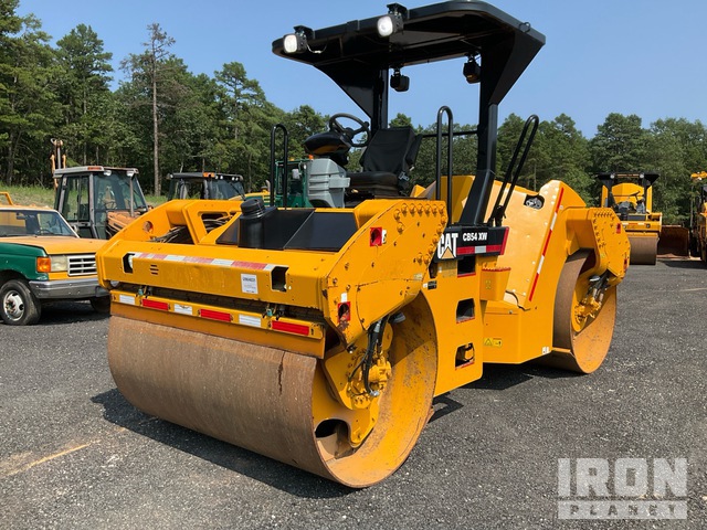 COMPACTADOR 2015 CATERPILLAR CB54