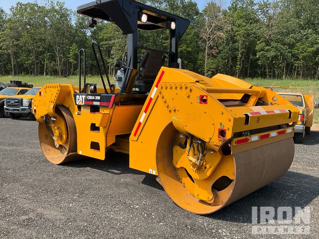 COMPACTADOR 2015 CATERPILLAR CB54