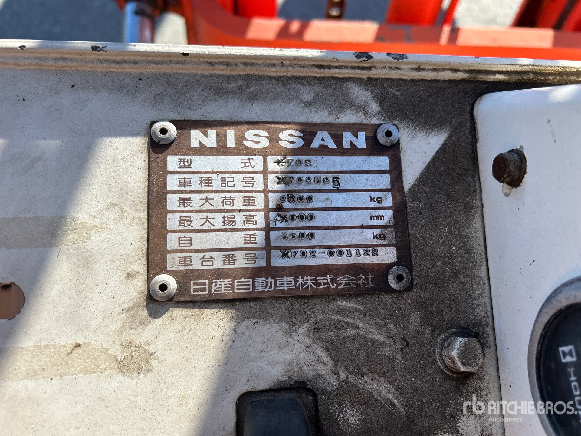 Nissan 2500 kg Pneumatic Tire Forklift