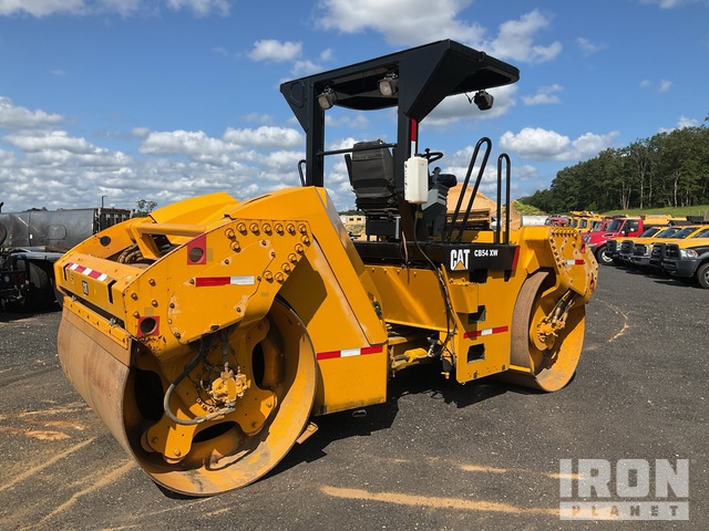 COMPACTADOR 2015 CATERPILLAR CB54XW