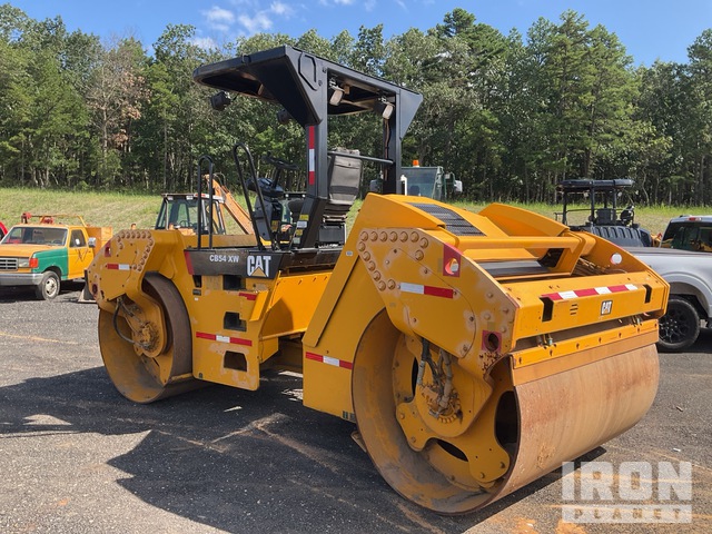 COMPACTADOR 2015 CATERPILLAR CB54XW