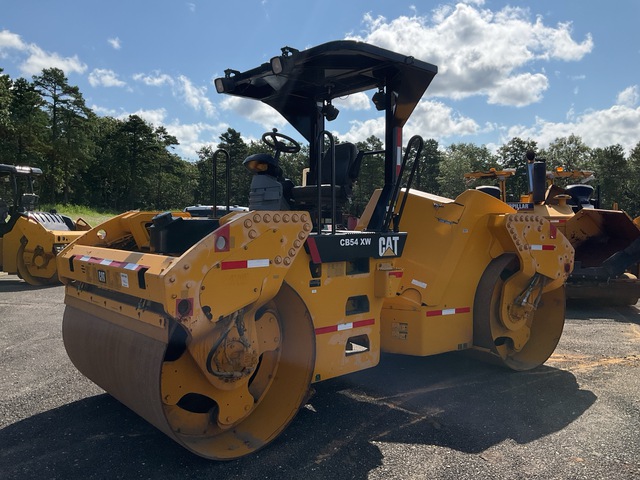 2015 Caterpillar CB54XW
