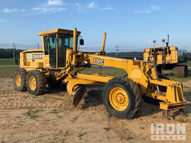 MOTOCONFORMADORA JOHN DEERE 770C 2001