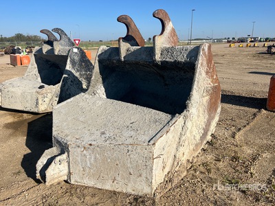 Accurate 350 series  66 in Q/C Concrete Pouring Godet de pelleteuse