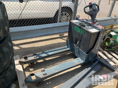 2022 Toyota 8HBW23 4500 lb Electric Transpallet