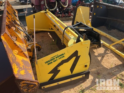 Snow Wolf FastTach 50025 8 ft 6 in Snow Plow Pusher