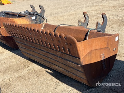 Brandt 84 in Q/C Hydraulic Tilting Excavator Bucket - Fits 350 Series