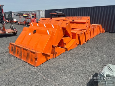 Quantity of (28) Uline H-4584 الحواجز