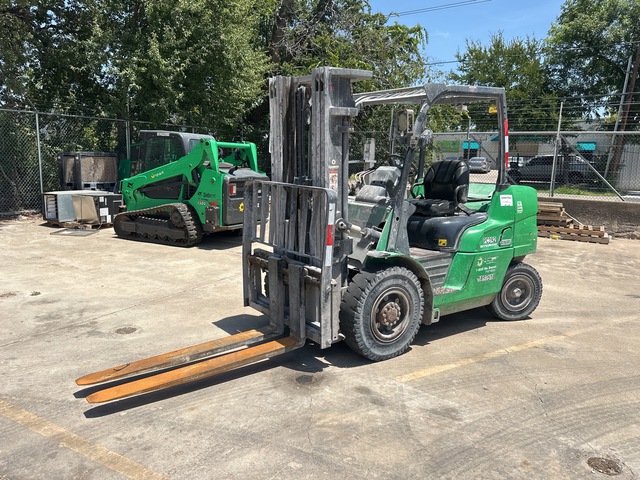 2017 Mitsubishi FD40N 7350 lb Pneumatic Tire Forklift