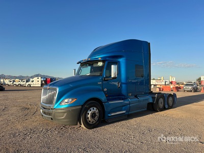 2020 International LT625 6x2 Ciągnik siodłowy T/A z kabiną sypialną