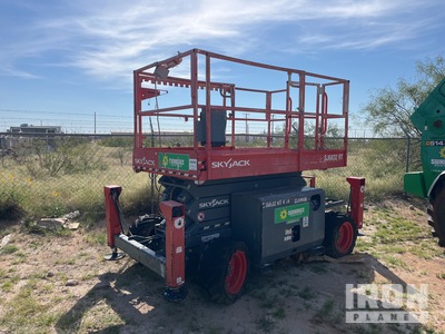 2016 Skyjack SJ6832 RT 4x4 Dual Fuel Scissor Lift