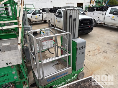 2014 Genie GR-20 Vertical Mast Lift