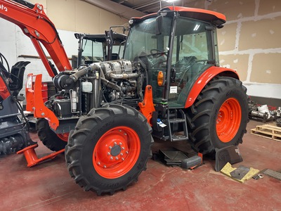 Kubota M5-091HDC12-1 4WD Utility Tractor (Inoperable)