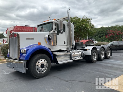 2012 Kenworth W900L 8x4 Heavy Haul Tri/A Day Cab Truck Tractor