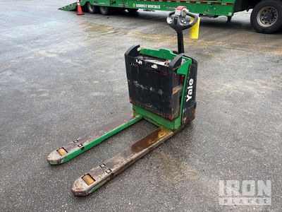 2019 Yale MPB045VG 4510 lb Electric Pallet Jack
