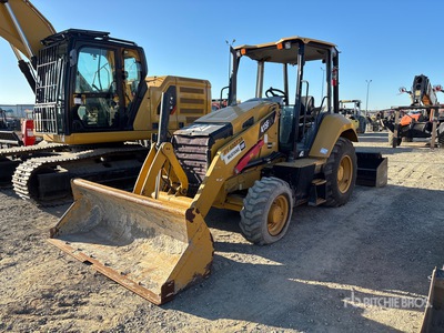 2018 Cat 415F 4x4 Cargadora para trabajos de jardinería