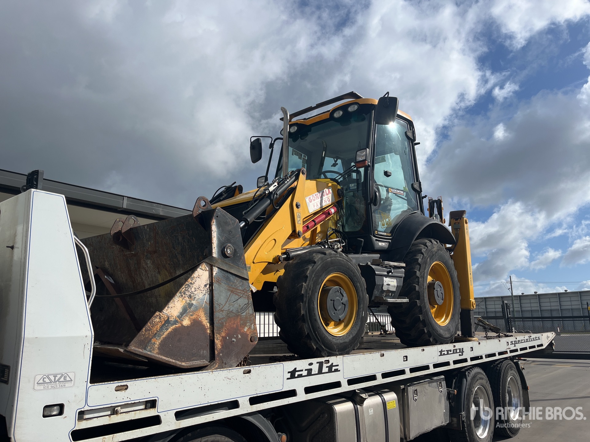 2013 JCB 3CX Backhoe Loader