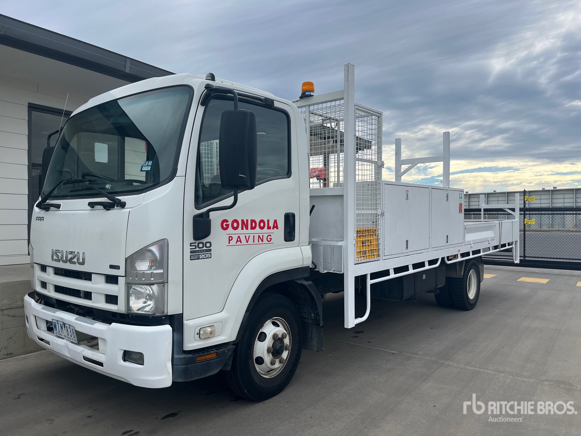 2008 Isuzu FRR500 T/A Dump Truck