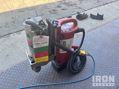 2013 Milwaukee 4206-2 (Inoperable)