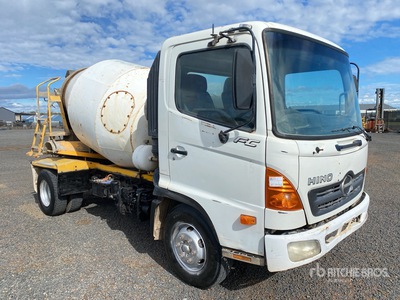 2007 Hino FC4503A 4x2 Mixer Truck