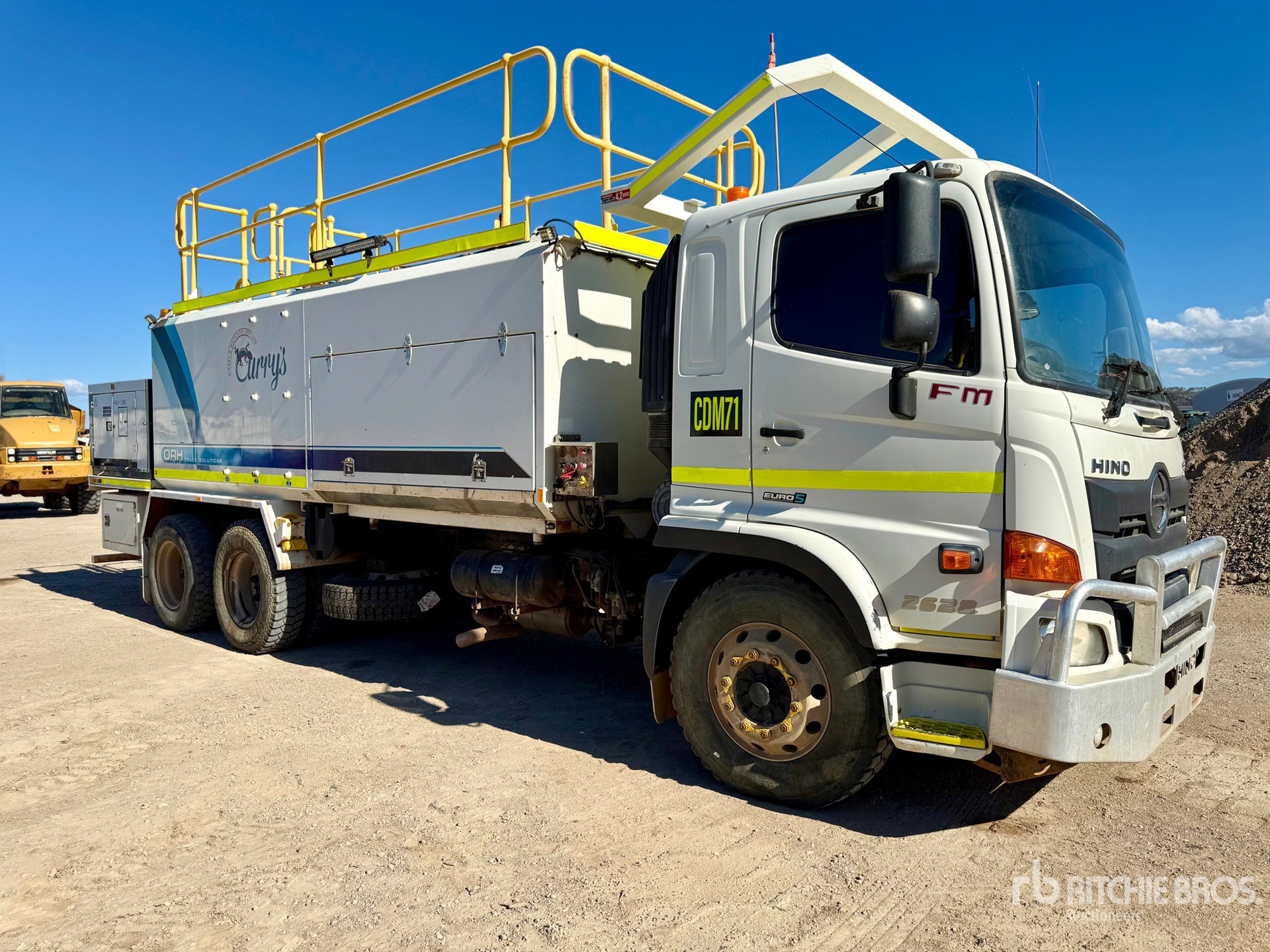 2018 Hino FM500 6x4 Camion de combustible y lubricacion