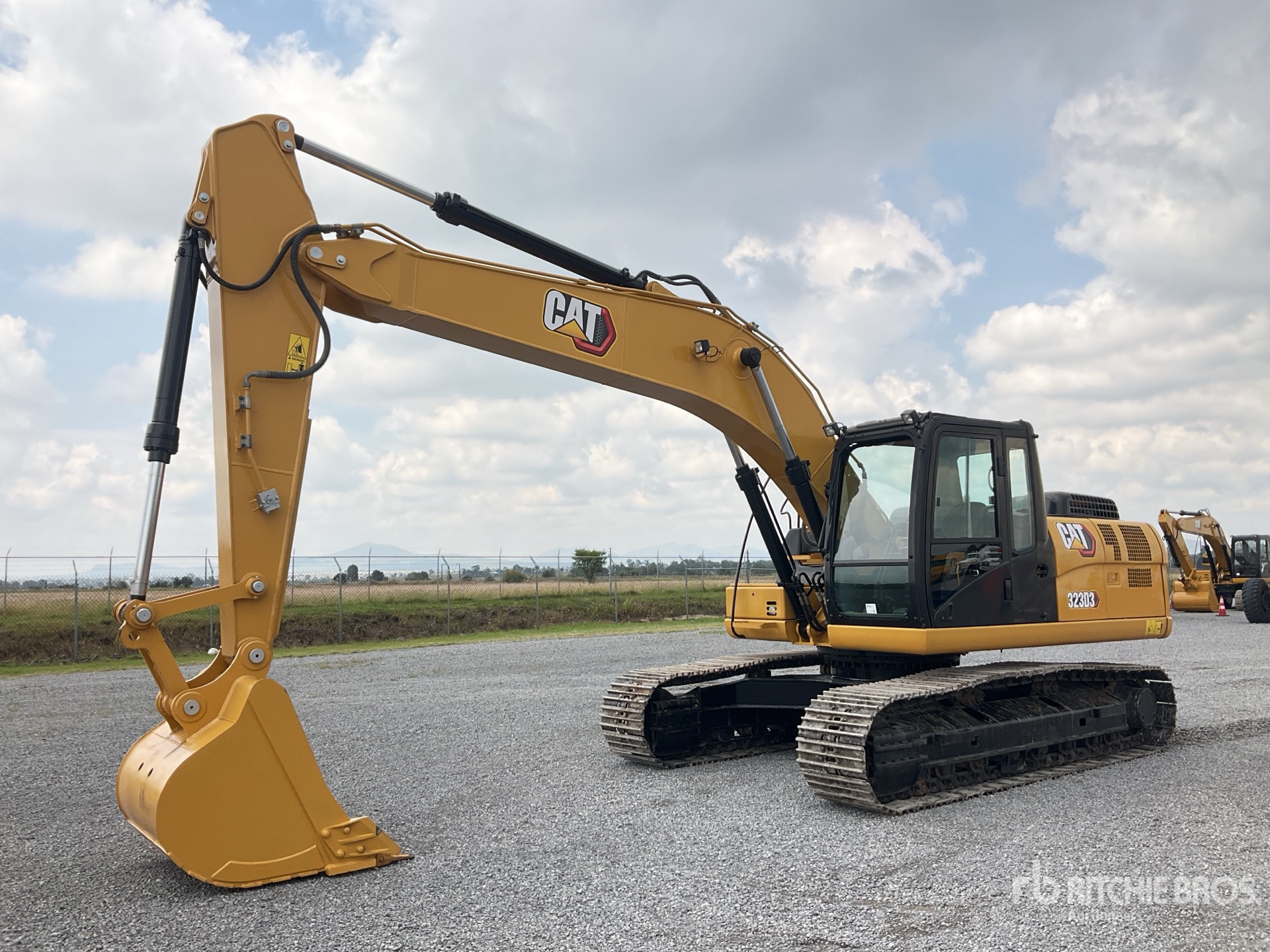 EXCAVADORA 2022 CATERPILLAR 323