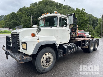 2002 Mack RD688S 6x4 Bed Truck
