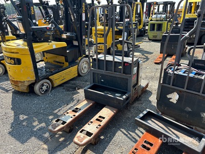 2020 Crown PE4500-60 6000 lb Electric Wózek paletowy