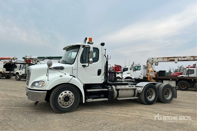 2013 Freightliner M2 T/A Day Cab Truck Tractor