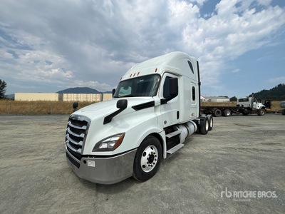 2020 Freightliner Cascadia 6x4 T/A Sleeper Truck Tractor