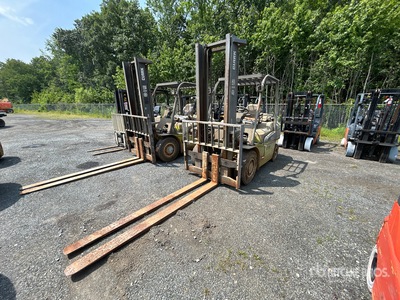 Clark C45L 8800 lb Cushion Tire Forklift (Inoperable)