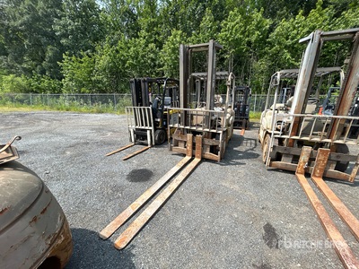 Clark C45L 8800 lb Cushion Tire Forklift (Inoperable)