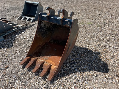 John Deere 24 in Q/C Digging Graafmachine Bak