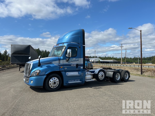 CAMIóN 2016 FREIGHTLINER