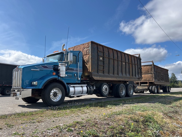 2015 Kenworth T800 6x4 Hooklift Truck