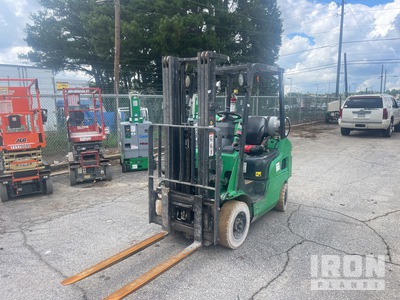 2016 Mitsubishi FG18N 3000 lb Cushion Tire Montacargas