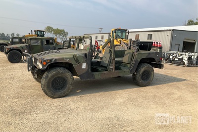 1985 AM General M1097R1 HMMWV 4 Door w/Truck Body