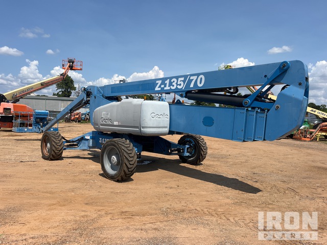 ELEVADOR ARTICULADO 2012 GENIE 4WD Z135