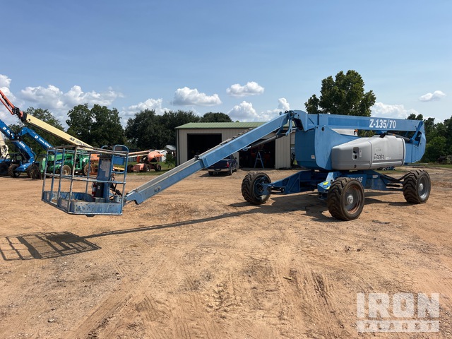 ELEVADOR ARTICULADO 2012 GENIE 4WD Z135