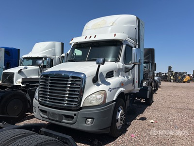 2016 Freightliner Cascadia 113 CNG 4x2 Ciągnik siodłowy z kabiną dzienną S/A (Inoperable)